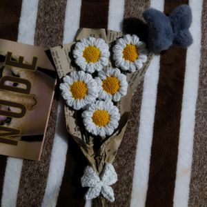 Crochet daisy flower bouquet