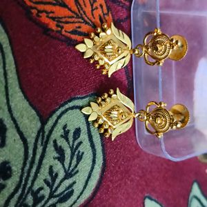 New Rold Gold Ear Rings