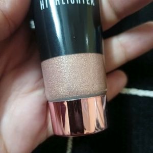 Lakme Absolute Liquid Highlighter