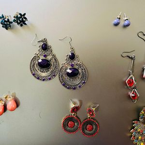 A Set Of Earing Pairs.