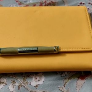 Ladies Clutch In Yellow Colour