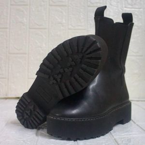 Swap Avail Y2k Black Boots