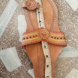 Women Kolhapuri Sandals