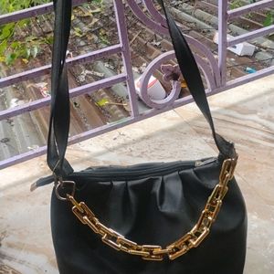 Handbags Colour Black And Golden