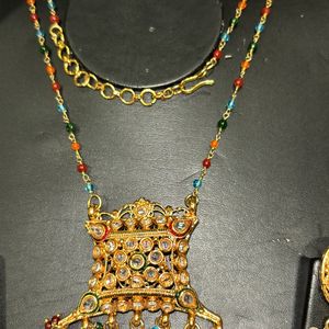 Kundan Jewellery Set In Multi Colour Wid Golden