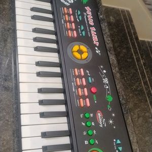 Electronic Keyboard With 37 Keys