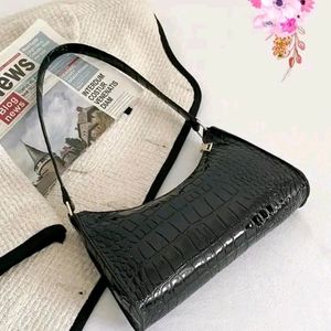 Simple But Trendy Korean Shoulder Bag