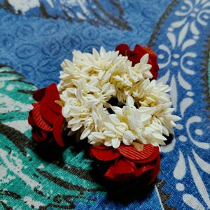 Women Hair Gajra With Rose Clip