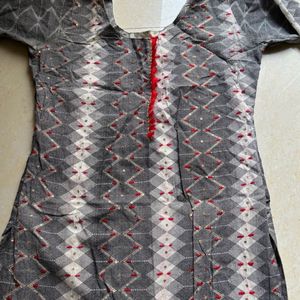 DEGINER Kurta And Dupatta Boutique Suit