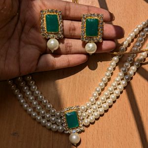 Green Pearl Choker