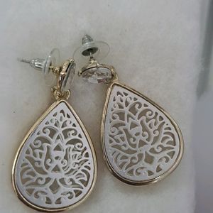 A pair Of Indo-western Earrings- White/gold