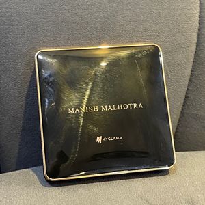 Manish Malhotra 9 In 1 Eyeshadow Palette