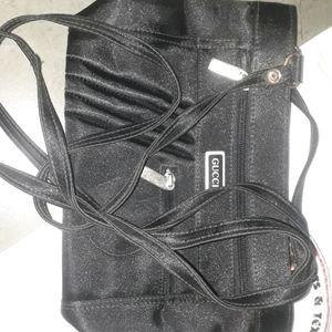 New Slingbag In Black