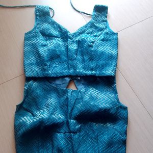 Sleeveless Blouse Set Of 2