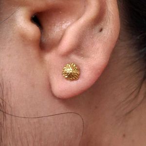 Beautiful New Flower Desine Studs