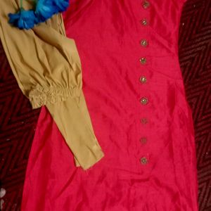 Straight Kurti with Golden Leggins