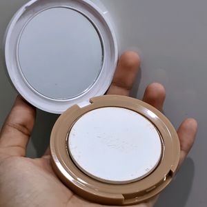 Nykaa 12hr Oil Control Compact SPF 15 PA++