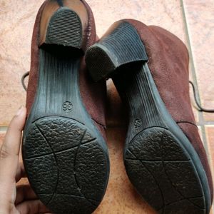 Beautiful Brown Suede Boots