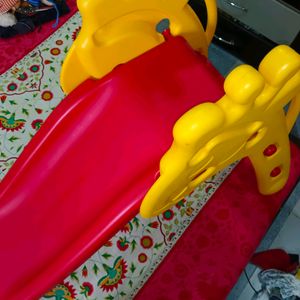 Amazon Brand - Solimo Giraffe Slide