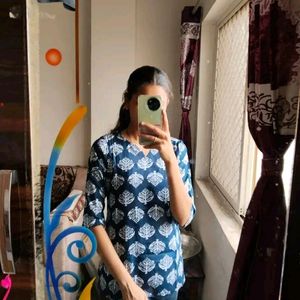 Girls Trending Rayon Printed Short Kurta