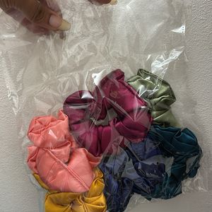 Pack Of 6 Satin Scrunchies 🩷