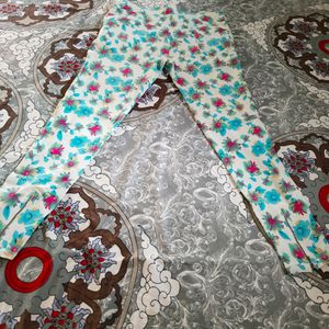 Jeggings With Flower Design