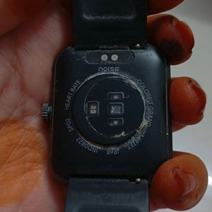 Noise Colorfit Grand Smartwatch