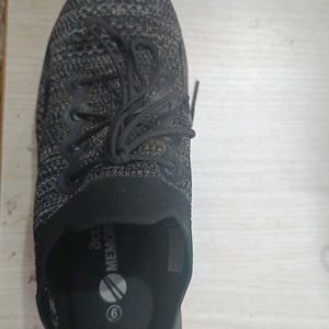 I Am Selling Casual Shoes