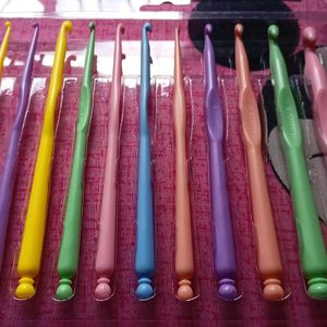 Brand New Crochet Hook Set