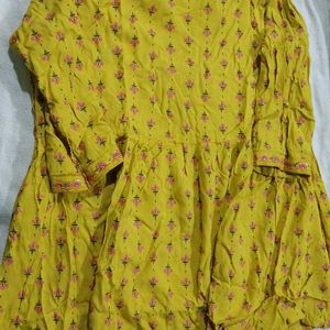 Trendy Yellow  Printed Short Kurti