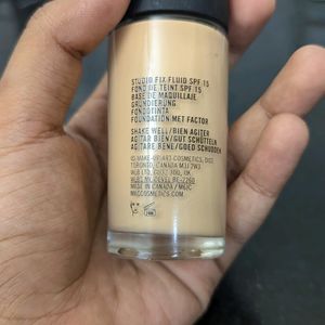 Original MAC Foundation NC20💕😍 Full Size