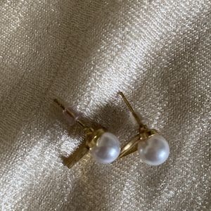 Pearl Studs