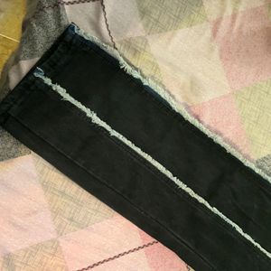 URBANIC Wide-leg Jeans.