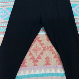 Black Colour Lycra Capri.