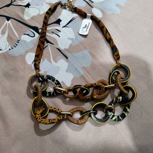 Brown Necklace+ Freebie 🎁