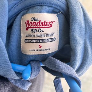 Roadster Lifestyle Solid Hooded Sweatshirt