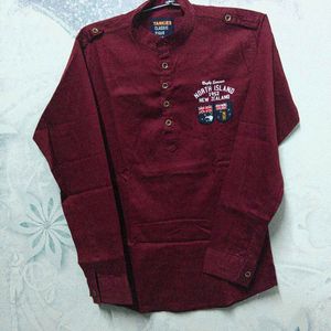 T Shirt ,maroon