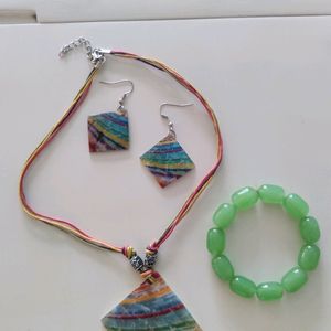 Free Bracelet With Beautiful Multicolour Artificial Jewellery Set