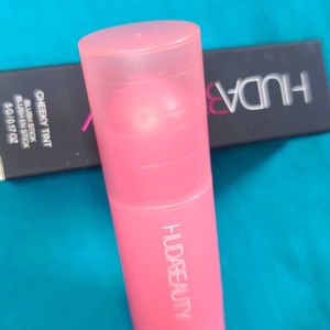 Huda Beauty Cheek Tint 💕❣️