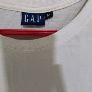 Men's Gap  Tshirt 🧡