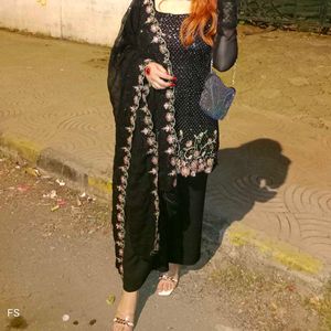 Trending Pakistani Suit 3pc With Freebie