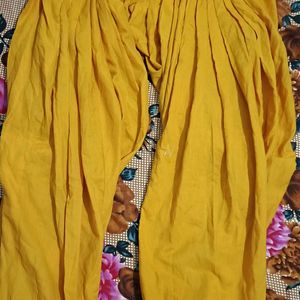 Women Cotton Blend Kurta Pant Set