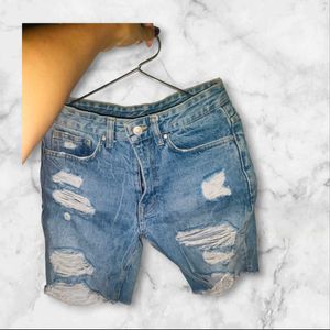 ✨Trendy Distressed Shorts ✨