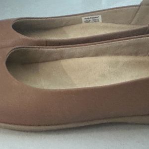 Brand New Never worn Size 7 Ballerina Hush Puppies