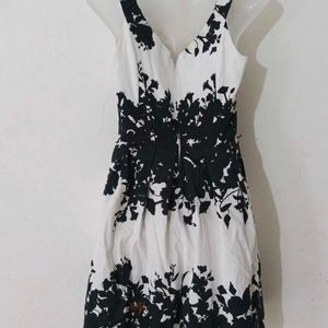 BEAUTIFUL BLACK/WHITE FROCK