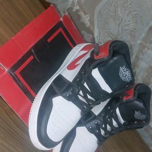 Air Jordan Sports Shoes In A New Condition