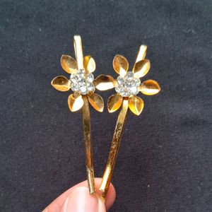 Stylish Golden Earring And Hair Pin Combo