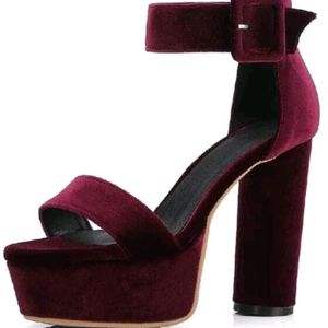 Maroon Heel