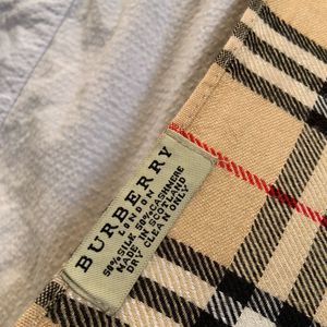 Burberry authentic shawl/stole