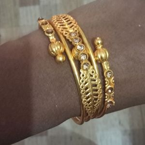 gold plated 2 picess kadha